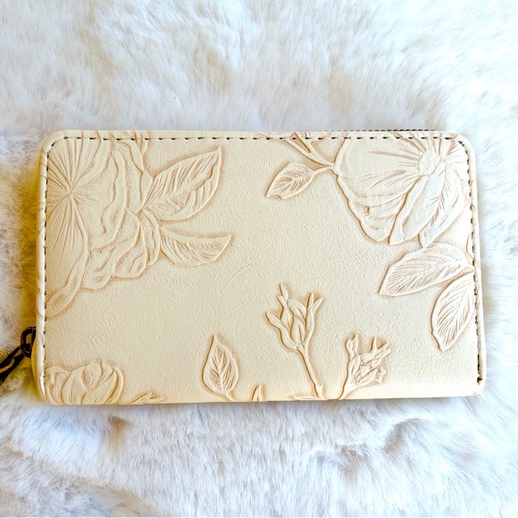 Cream wallet medium zip around rose 🌹 embossed 6 x 4 cash credit cards coin - Picture 1 of 14